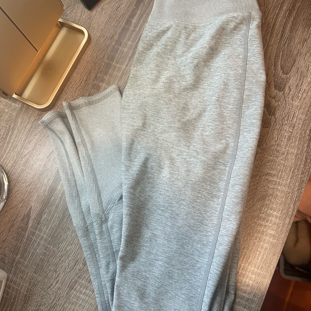 ALO Yoga Light Gray Women’s Leggings